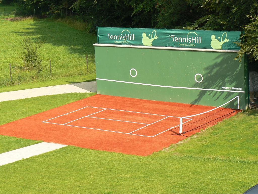 Tennishill Havířov Buitenkant foto